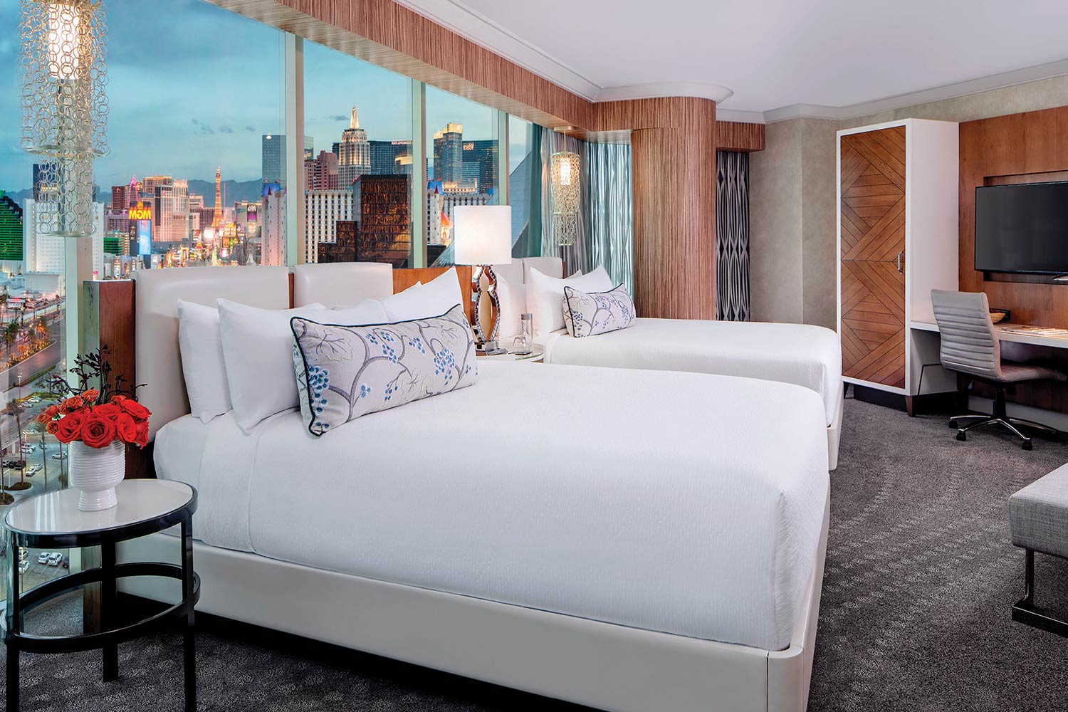 Mandalay Bay Rooms And Suites In 2023