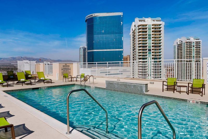 springhill suites by marriott las vegas convention center pool