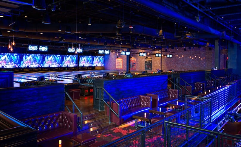 brooklyn bowl bowling and seating area at the linq promenade 