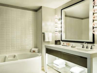 Image of Planet Hollywood's Apex suite bathroom
