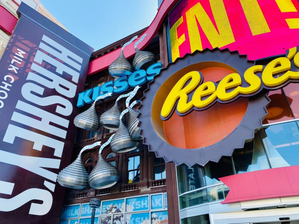 exterior of Hershey's Chocolate world in Las Vegas with big signs