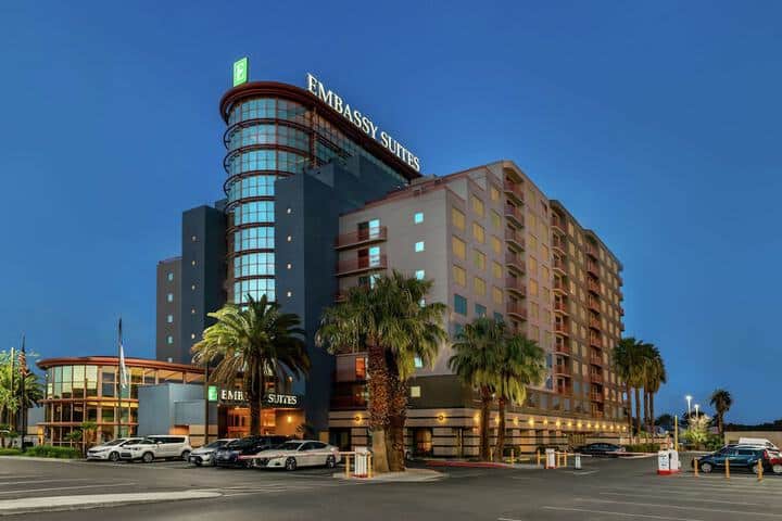 Image of the Embassy Suites by Hilton Convention Center Las Vegas exterior at dusk