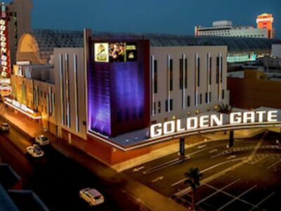 Exterior view of the Golden Gate Hotel in Las Vegas at night