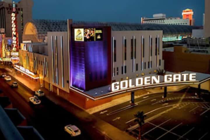 Exterior view of the Golden Gate Hotel in Las Vegas at night